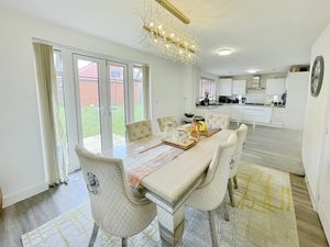 Jefferson Way- click for photo gallery